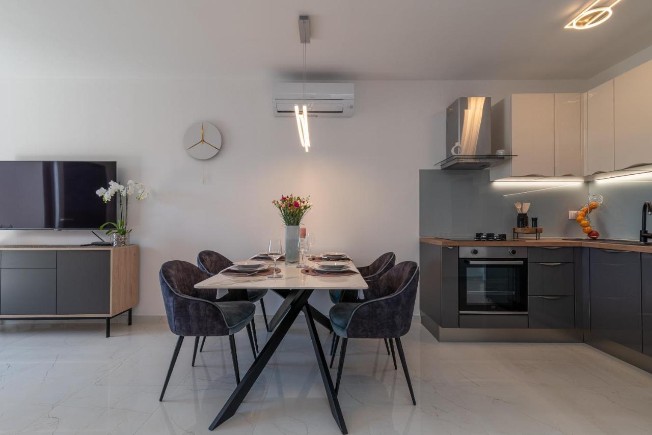 Apartment Infinity